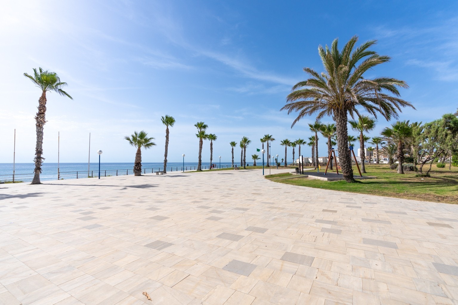 Promenaden i Playa Flamenca - 600 meter unna leiligheten Galleribilde