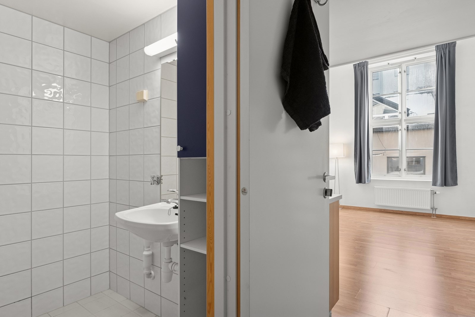 Adkomst til bad via entré Galleribilde