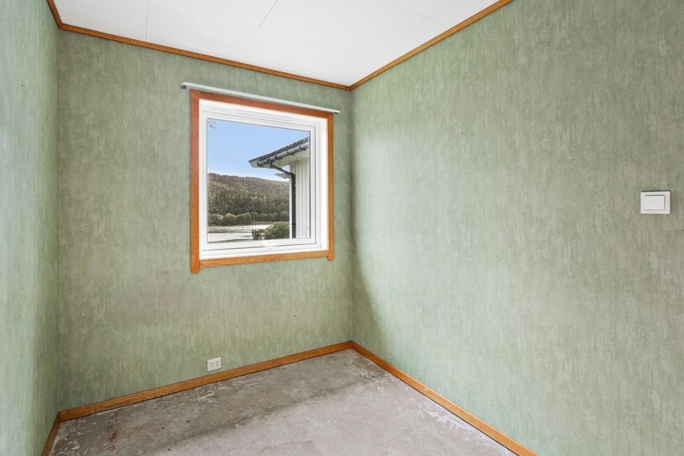 Soverom ll kan passe som barnerom eller kontor. Alt etter behov. Boligen har totalt 3 soverom. Galleribilde