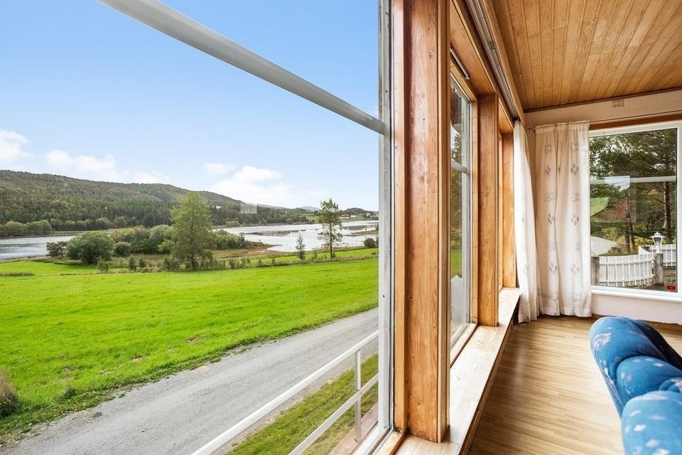 Nydelig utsikt mot Val videregående skole. Galleribilde