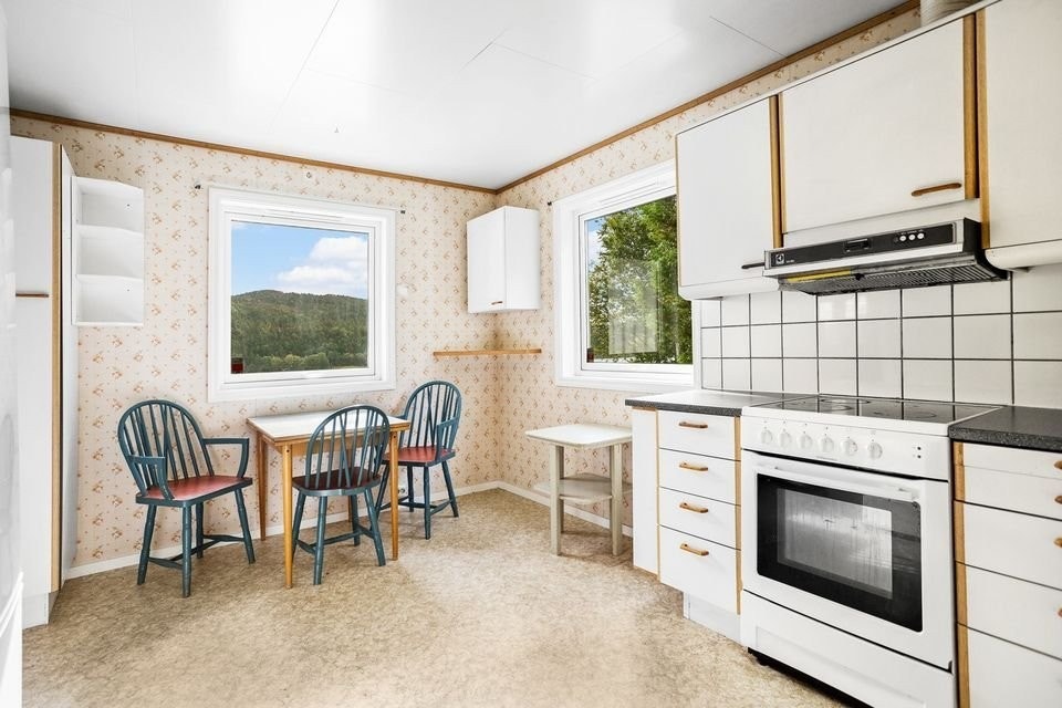 Den fantastiske utsikten kan også nytes fra kjøkkenet. Galleribilde