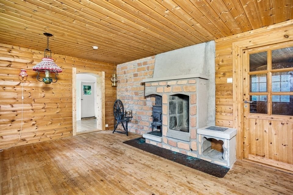 Kjellerstuen og underetasjen kommer godt med for barnefamilier. Passer perfekt for en ekstra tv-stue. Galleribilde