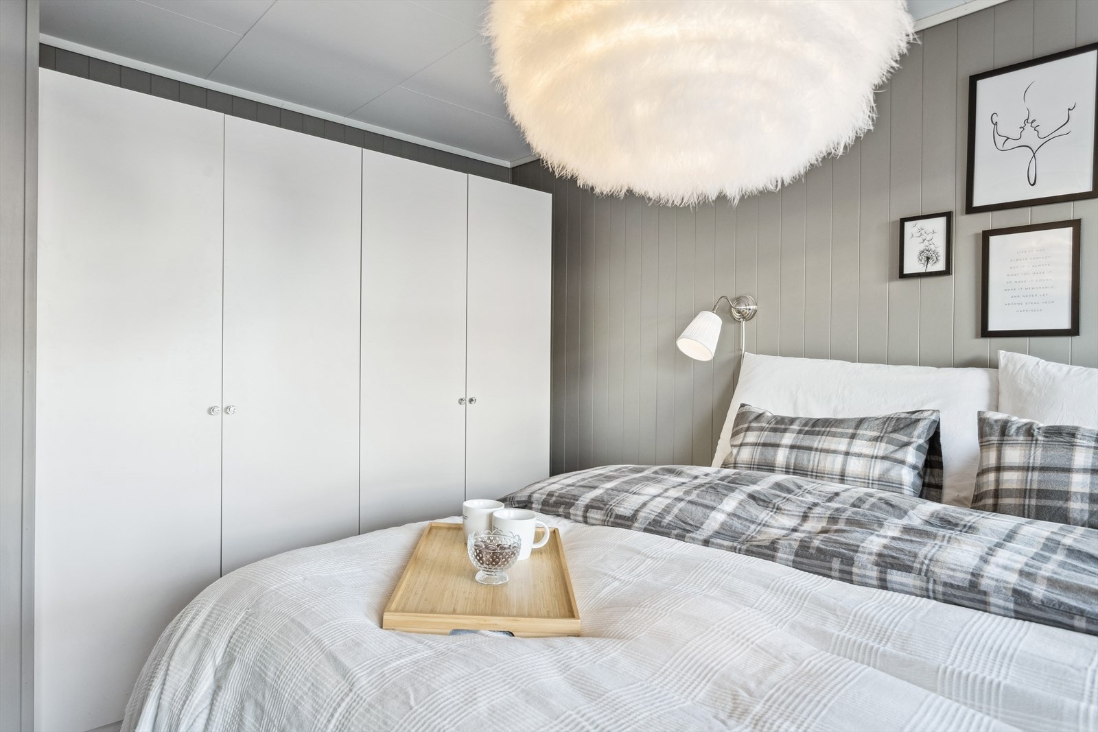 Hovedsoverommet har to doble garderobeskap. Galleribilde