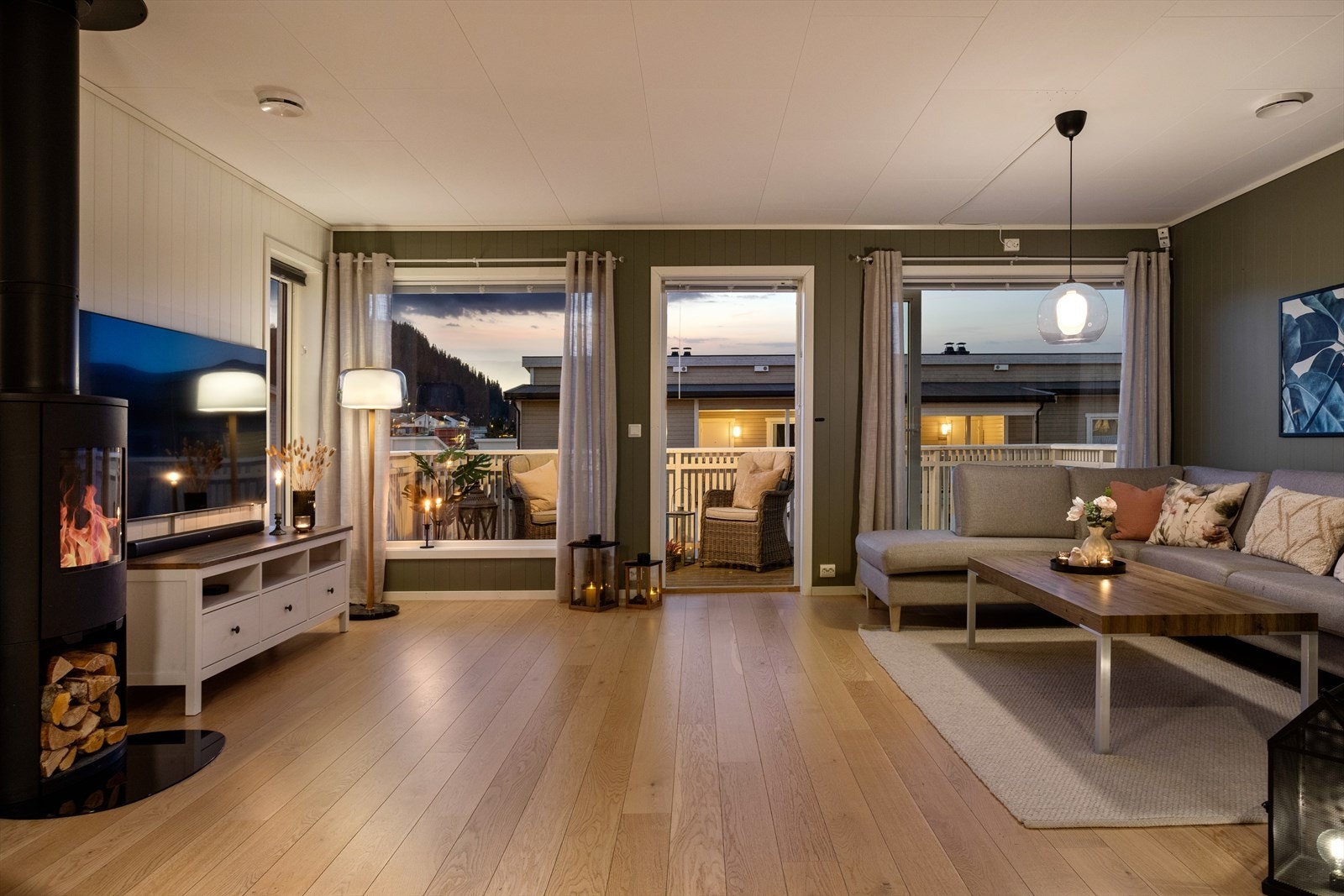 Velkommen på visning til populære og barnevennlige Langekra 3 i Buvik sentrum. Galleribilde