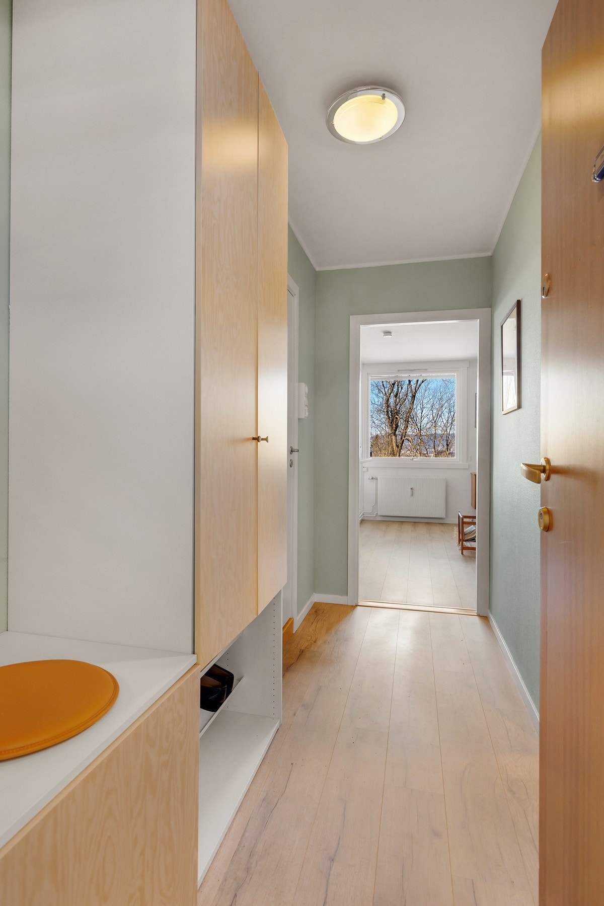 Entréen gir et godt førsteinntrykk til boligen. Galleribilde