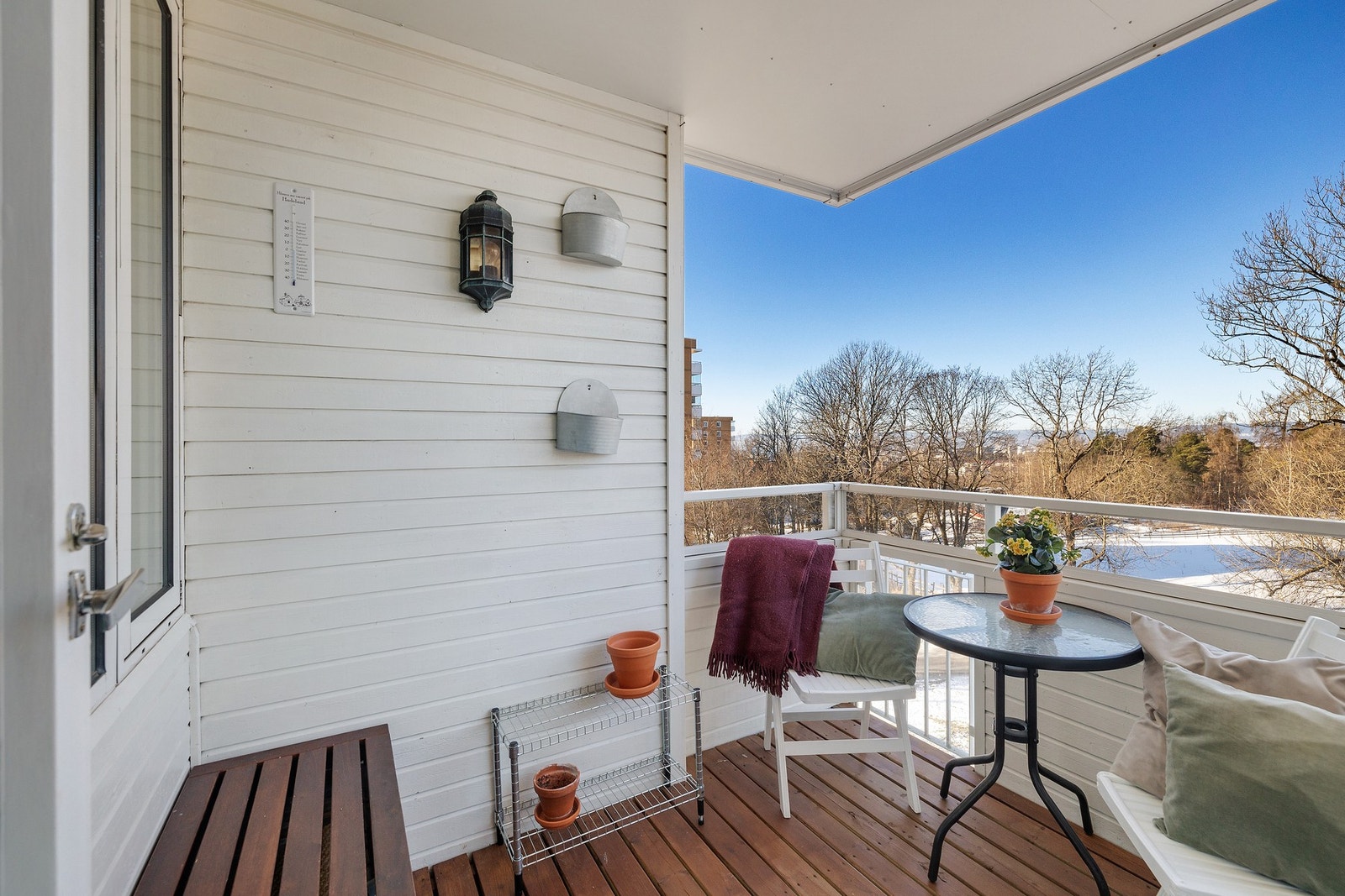 Det er plass til utemøblement og beplantning. Galleribilde