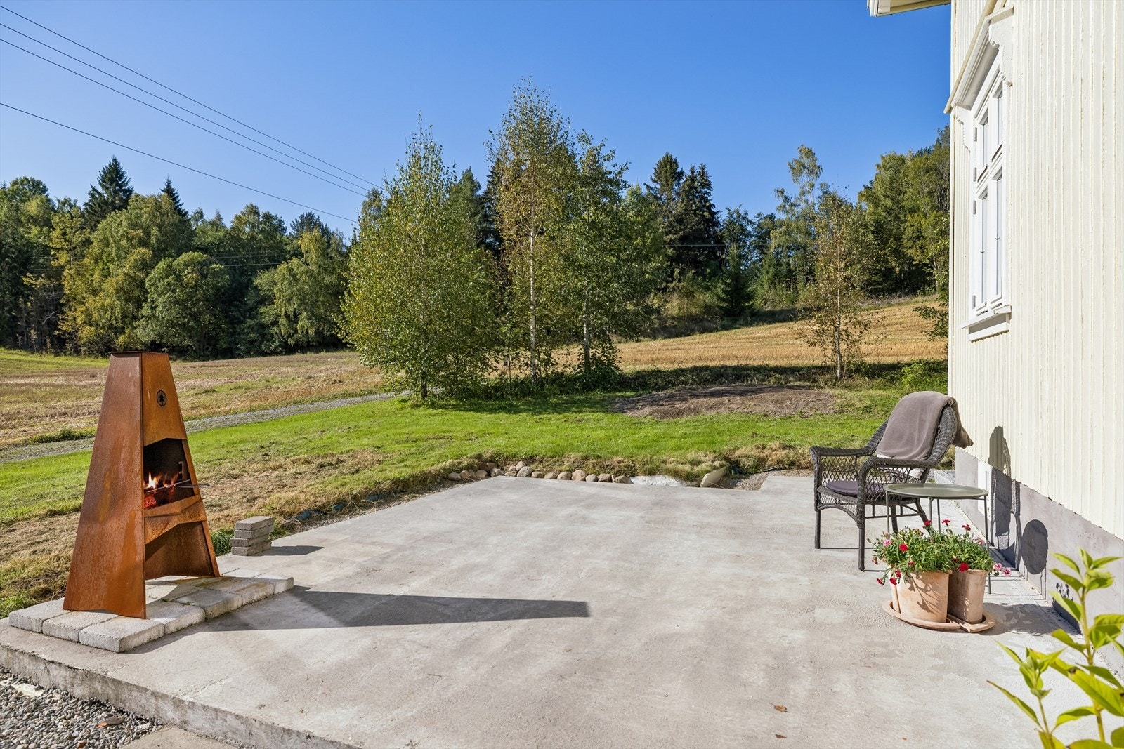 Hyggelig uteplass hvor man kan nyte fine dager. Galleribilde