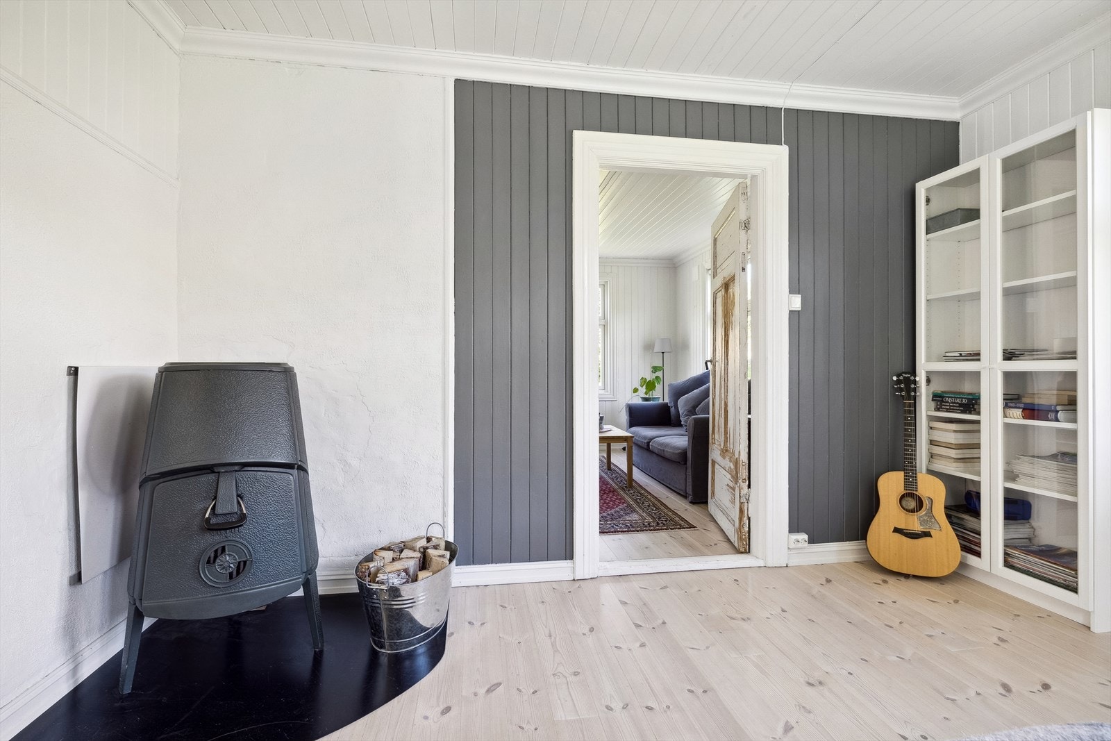 Vedovnen i stua varmer godt når kulda kommer. Galleribilde