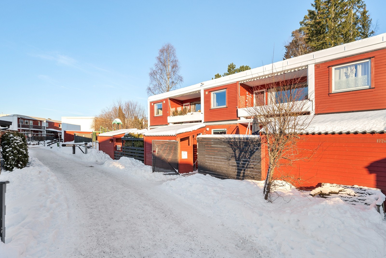 Lysejordet borettslag ligger attraktivt til med bilfrie internveier, hyggelige lekeplasser og trygg skolevei for de små. Galleribilde