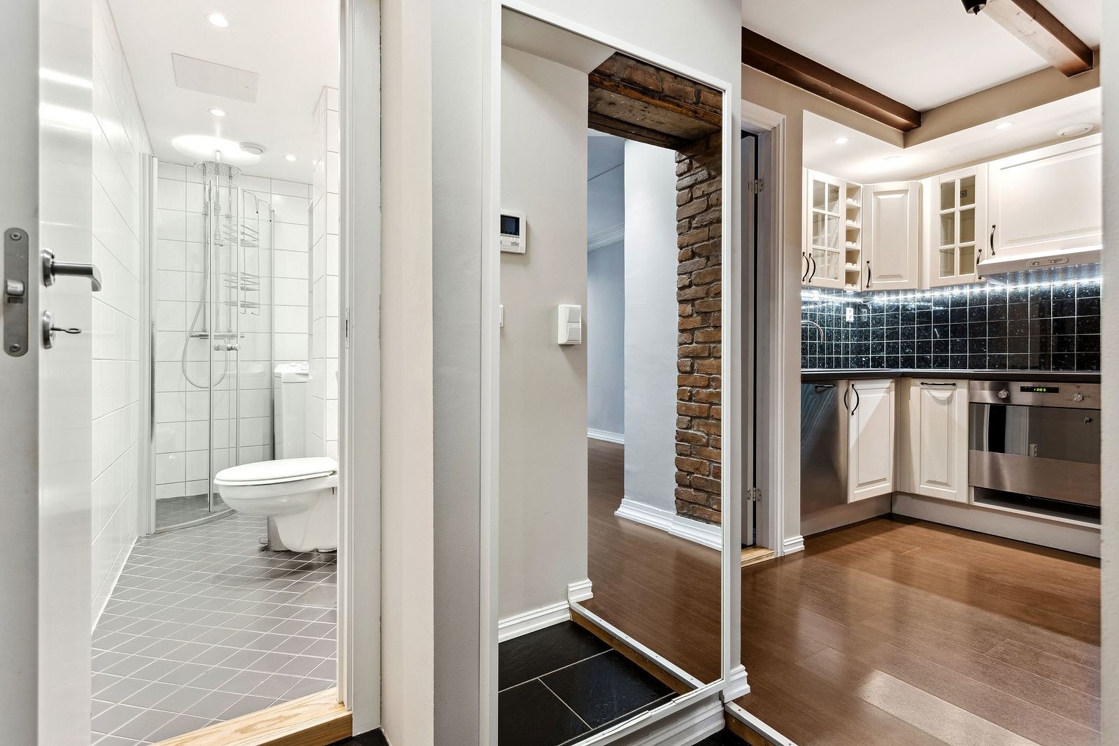 Mindre gang/entré. Galleribilde