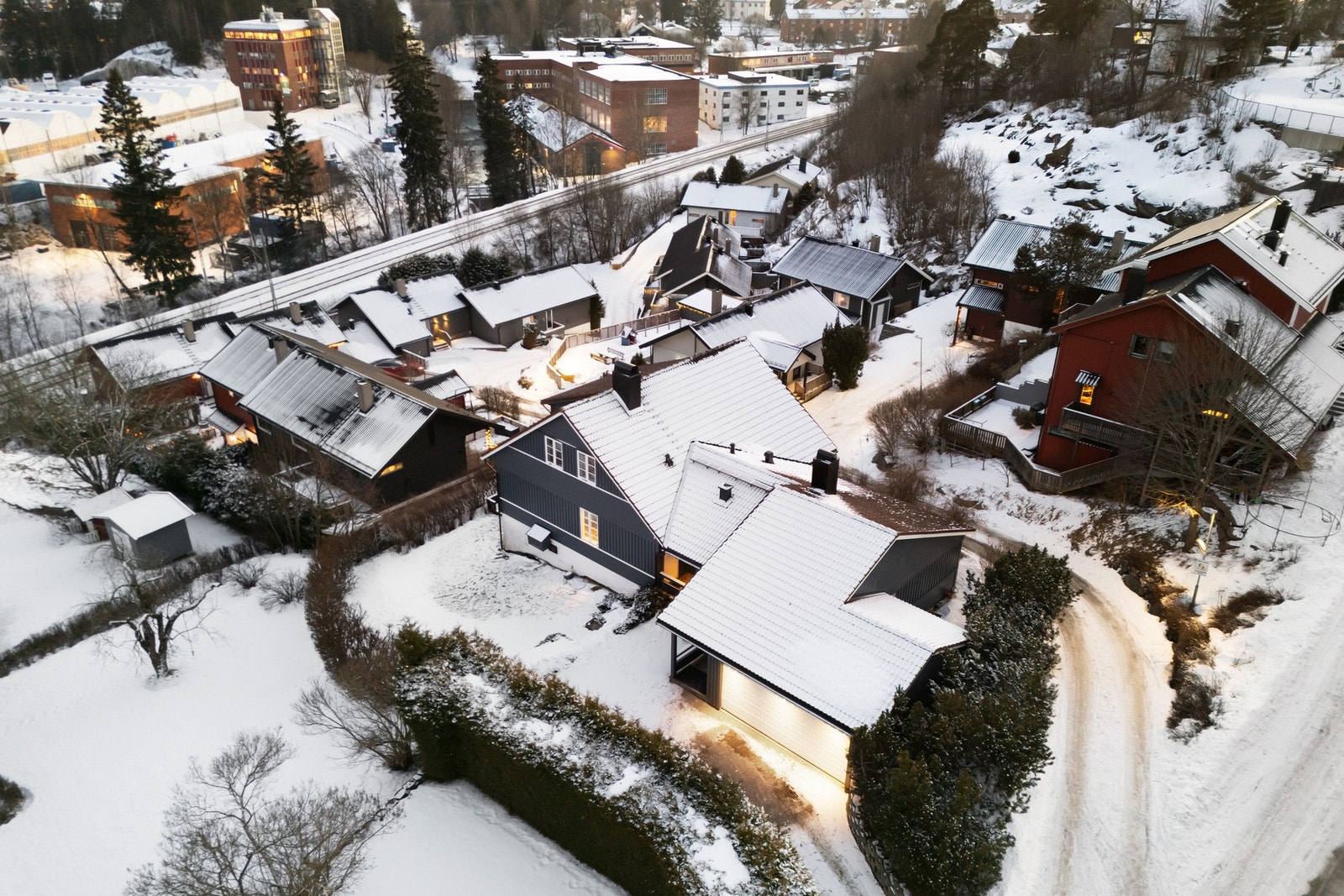Eiendommen ligger på Grønlia i Lørenskog kommune - et attraktivt og barnevennlig boligområde med gode oppvekstsvilkår. Galleribilde