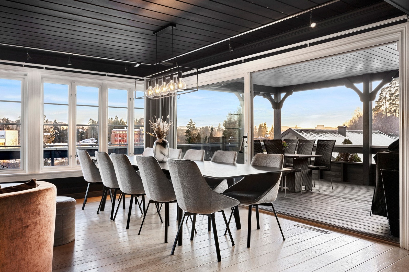 Et ypperlig sted å invitere til storslått måltid! Galleribilde