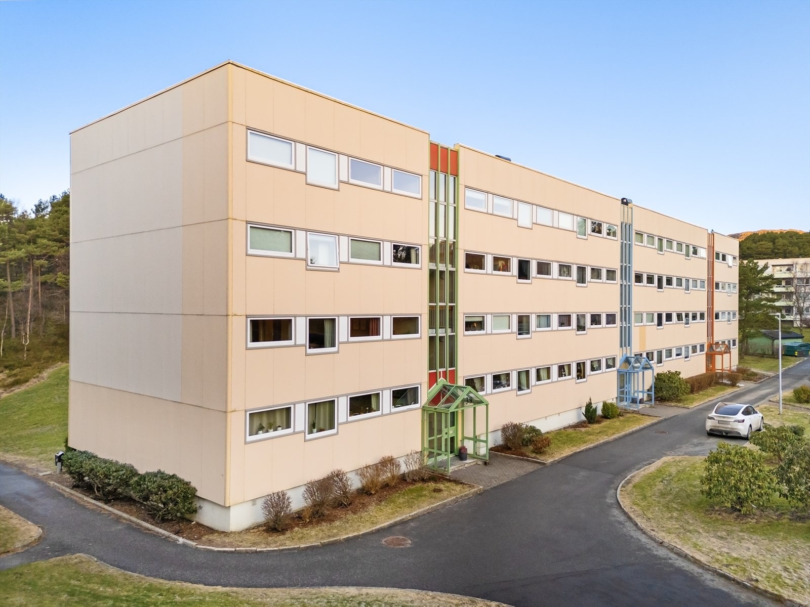 Sentral beliggenhet i Åsane med gangavstand til Åsane Storsenter, Horisont kjøpesenter og Åsane Terminal Galleribilde