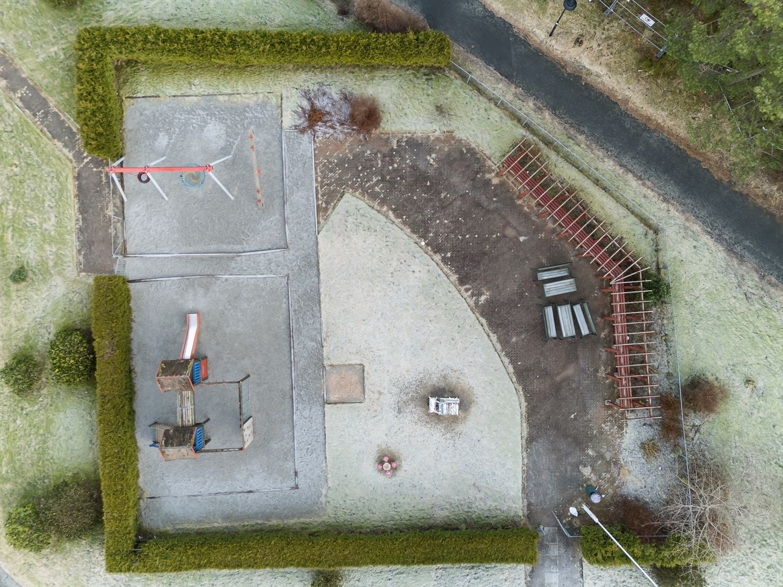 Lekeplass i borettslaget Galleribilde