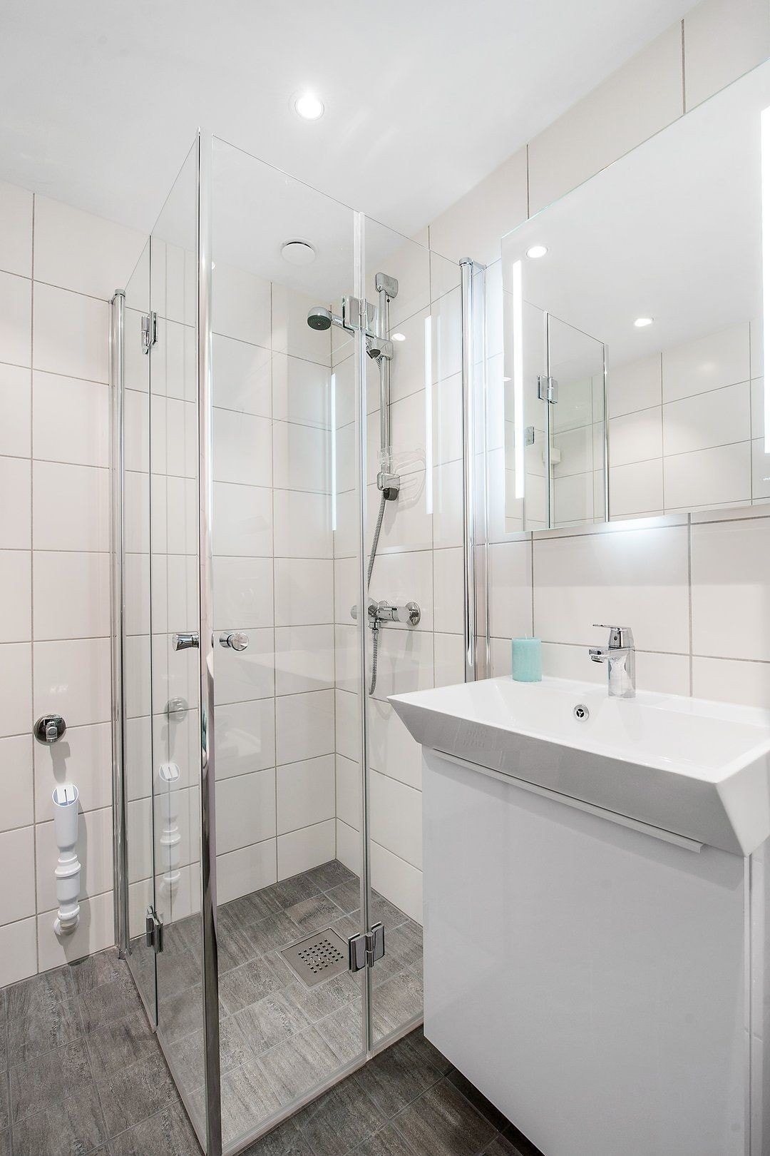 Det er opplegg for vaskemaskin på badet. Galleribilde