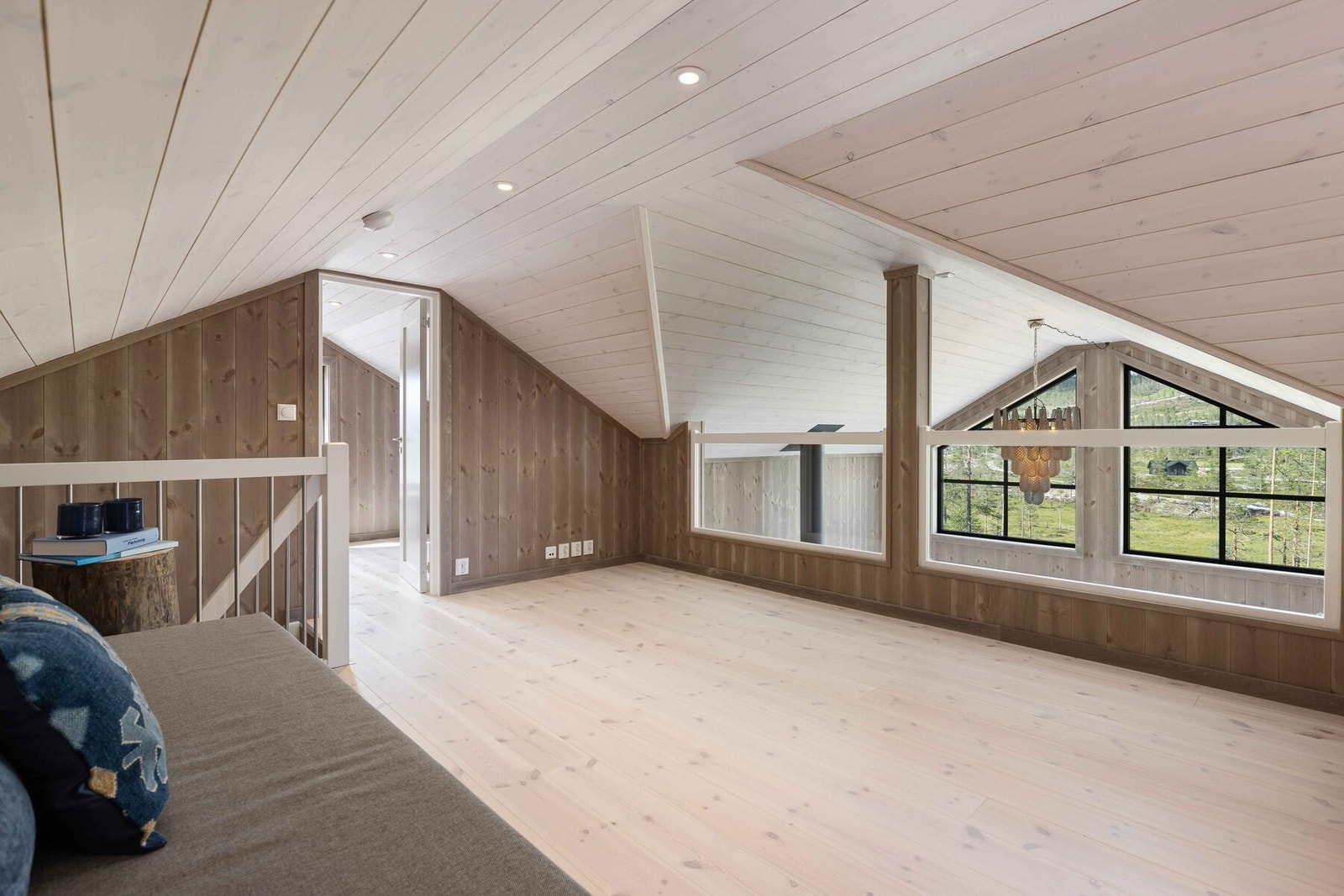 Hemsrommet i midten kan fint brukes som en ekstra stue Galleribilde