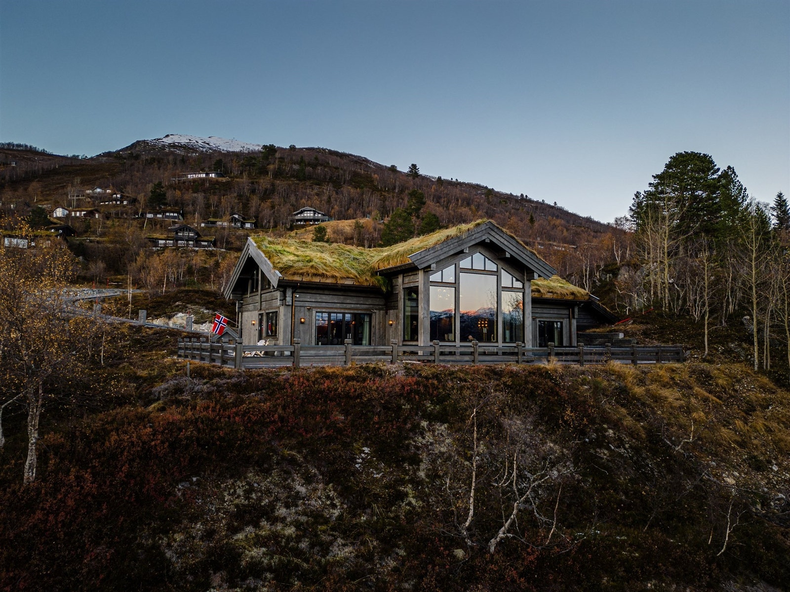 Solrik beliggenhet på Roaldsiden på Strandafjellet Galleribilde