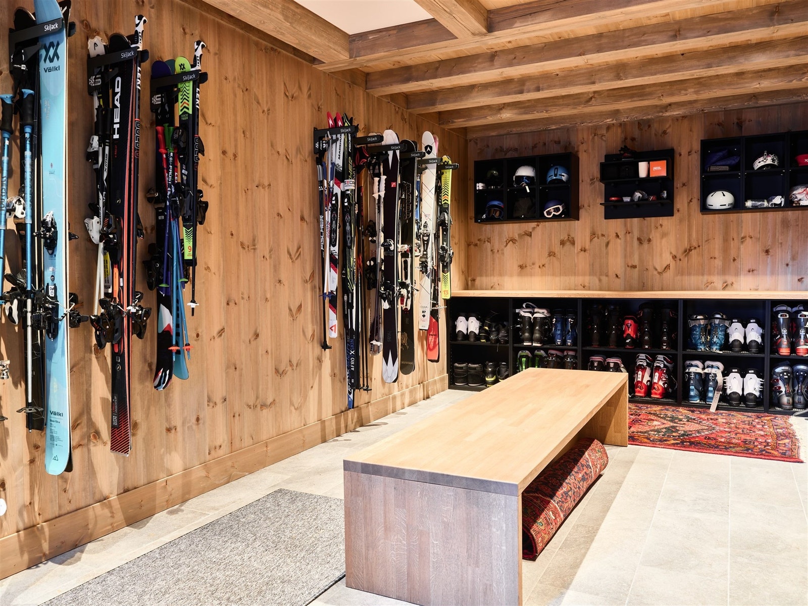 Flott innredet skibod Galleribilde