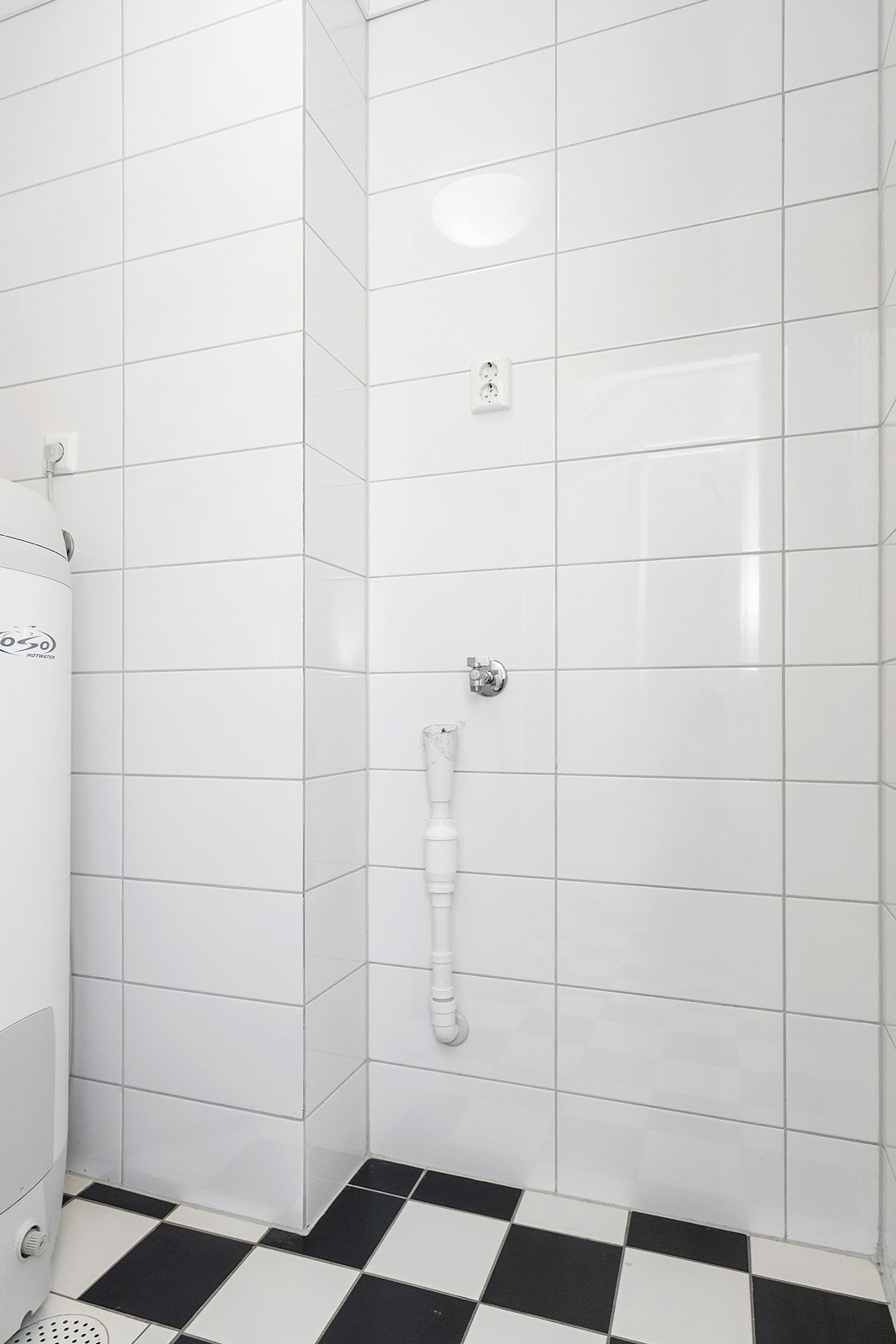 Adskilt vaskerom med adkomst fra baderommet. Galleribilde