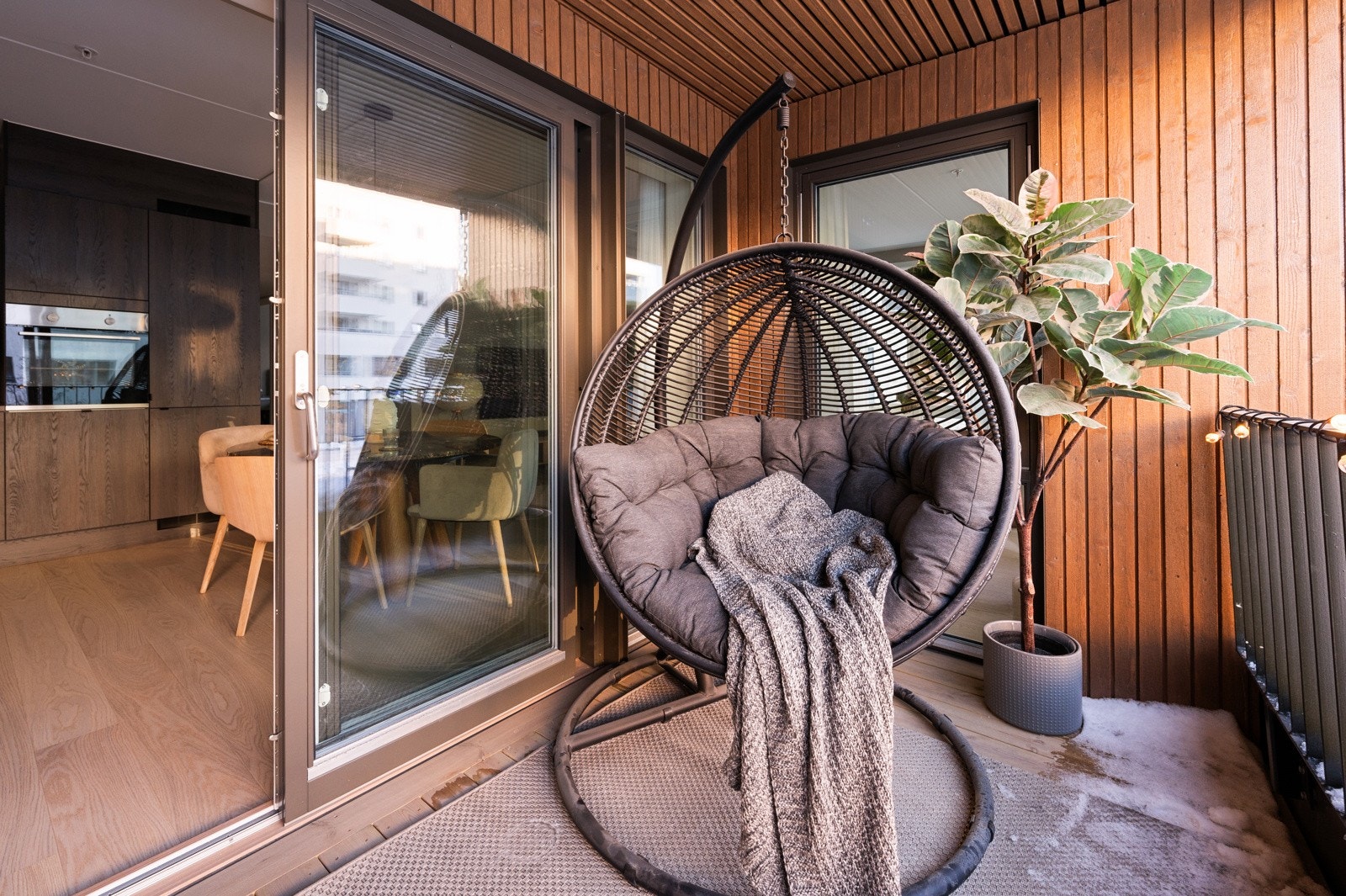 En koselig plass på balkongen, ideell for avslapning Galleribilde