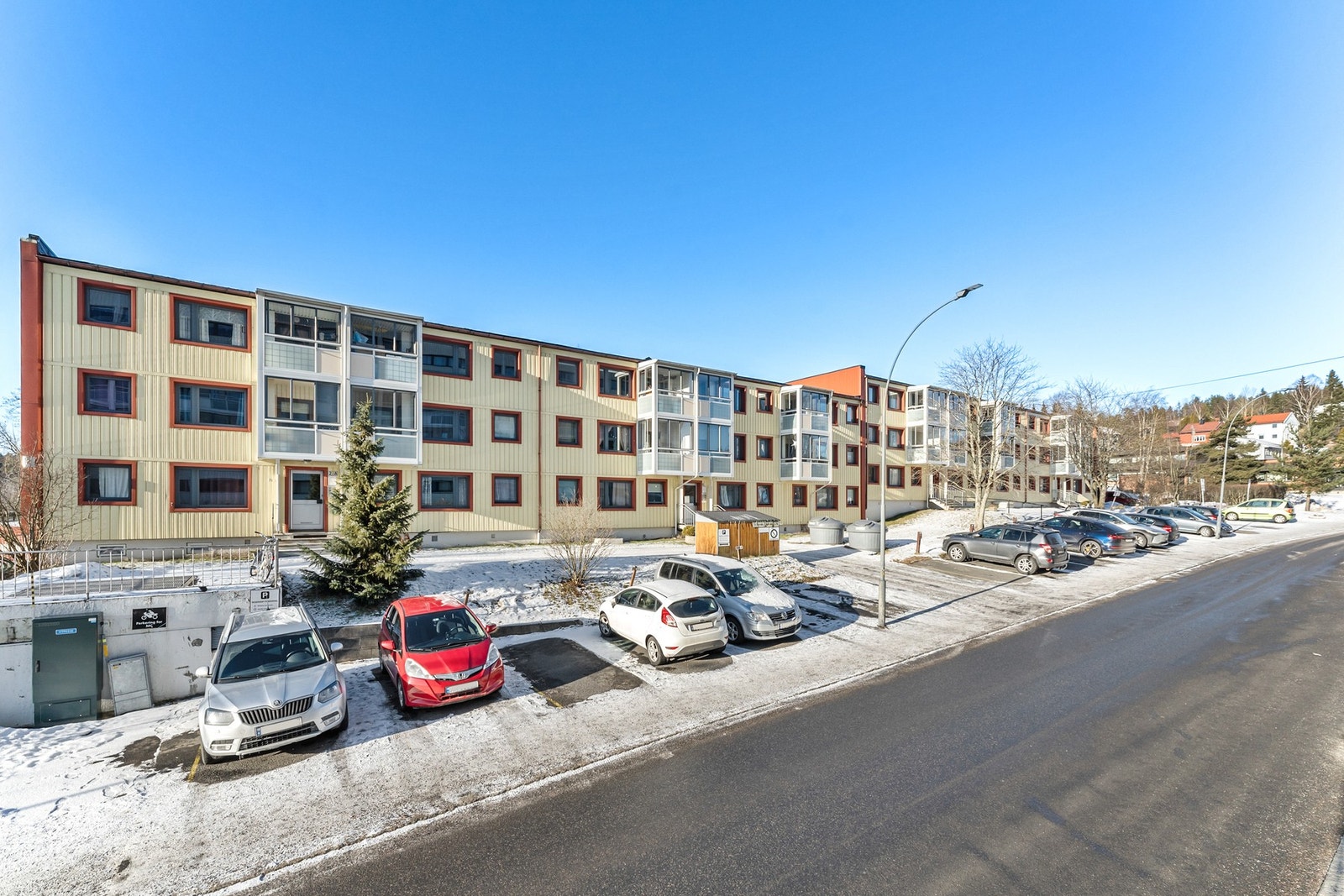 Borettslaget har en del parkeringsplasser som leies ut til andelseiere etter ledighet/venteliste Galleribilde