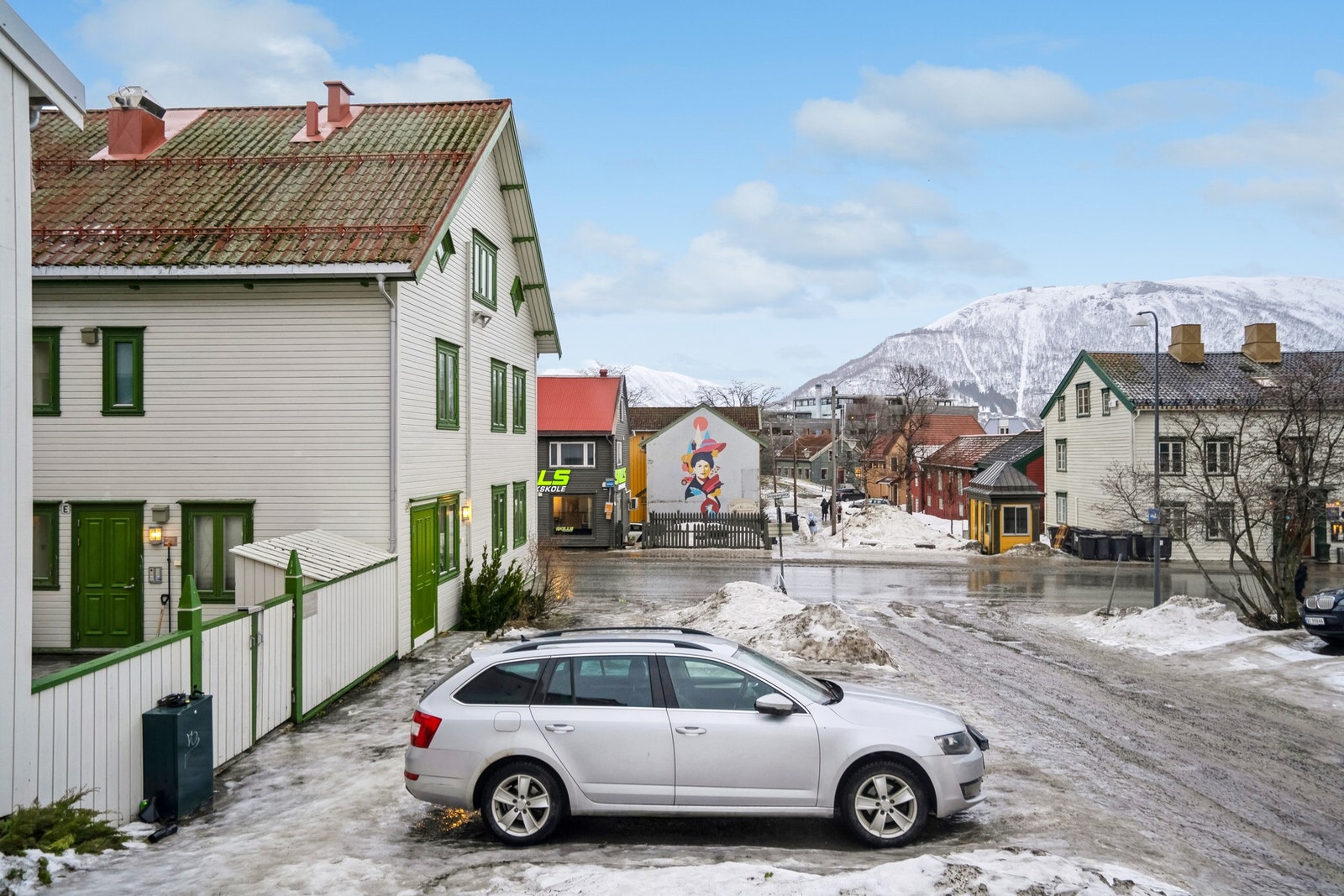 Ligger 3 minutt fra torget i sentrum Galleribilde