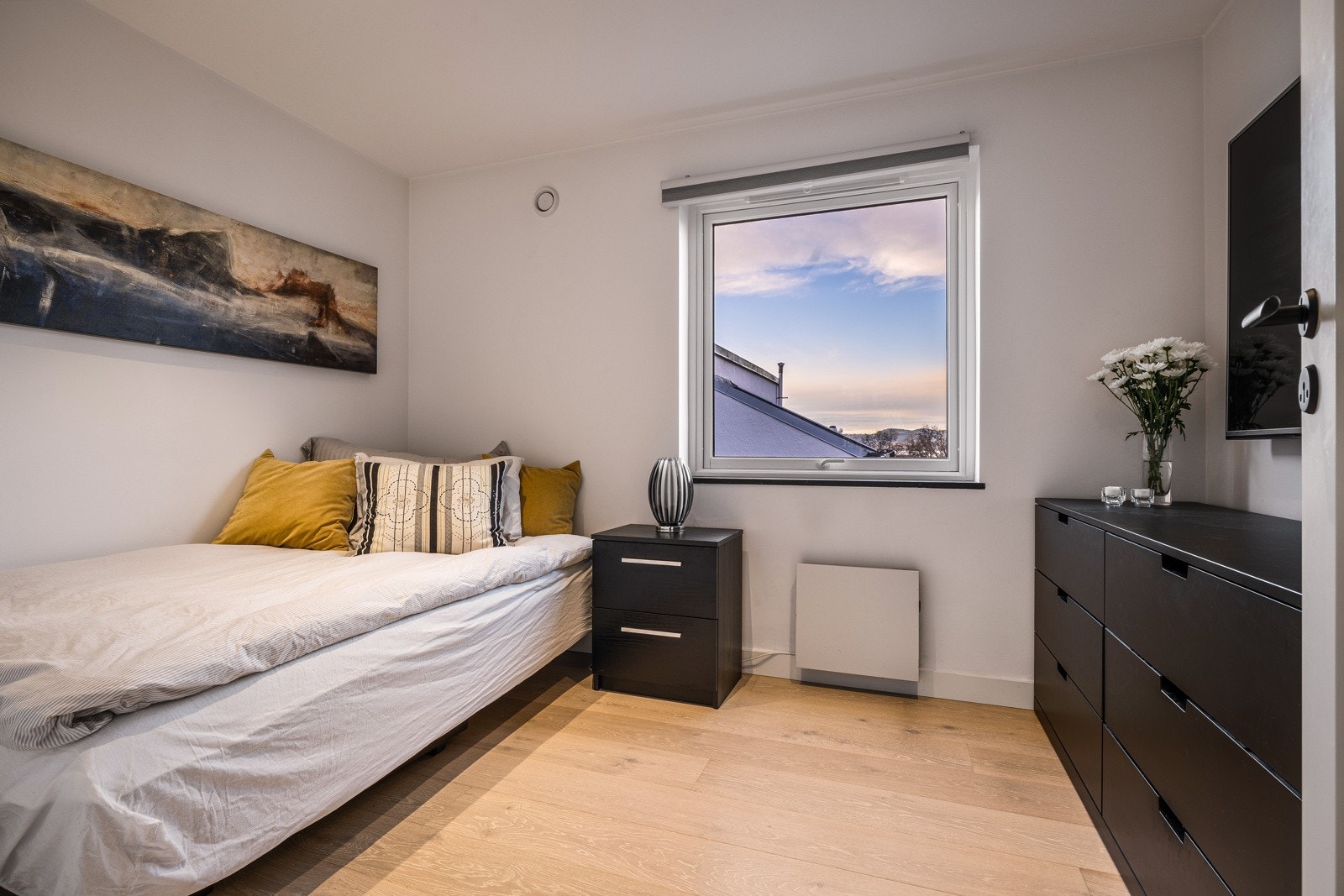 - Rommene passer perfekt som barnerom, gjesterom, ekstra stue eller kontor - Galleribilde