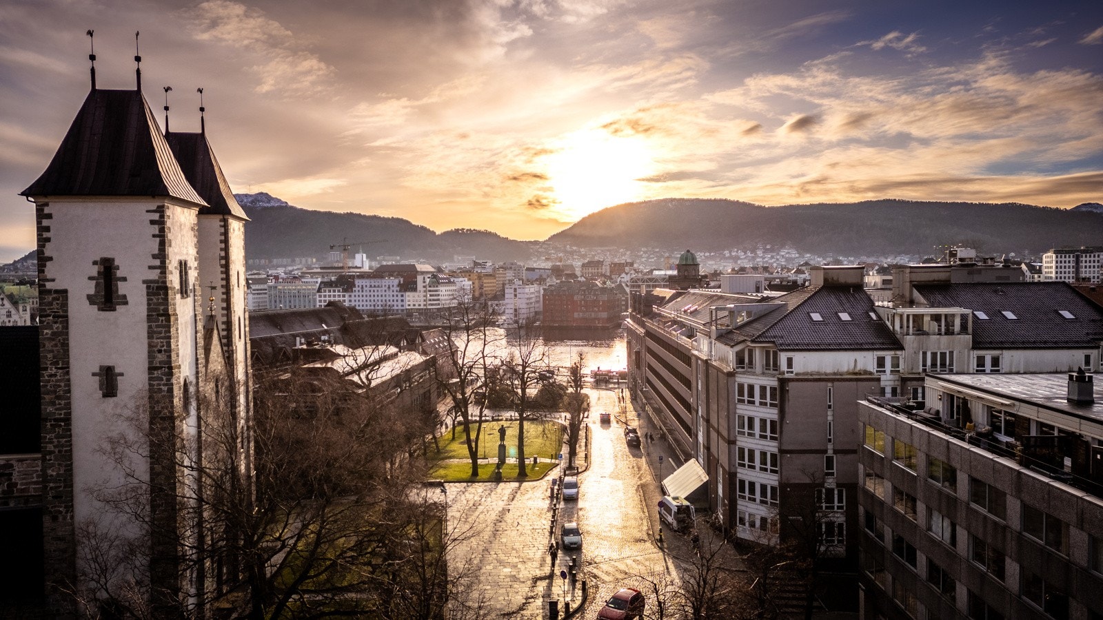 - Daglige gjøremål er enkelt, takket være et bredt utvalg av dagligvarebutikker og tjenester like i nærheten - Galleribilde
