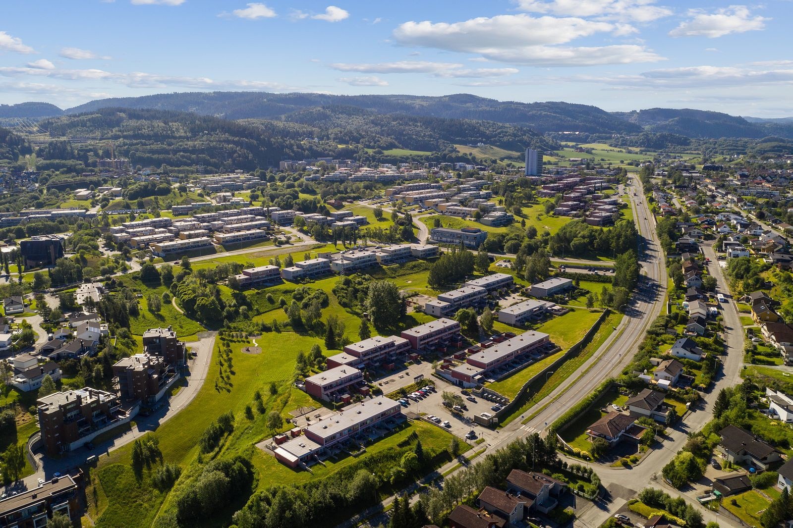 Risvollan er et veletablert og særdeles populært boligområde, som karakteriseres som rolig og vennlig. Galleribilde