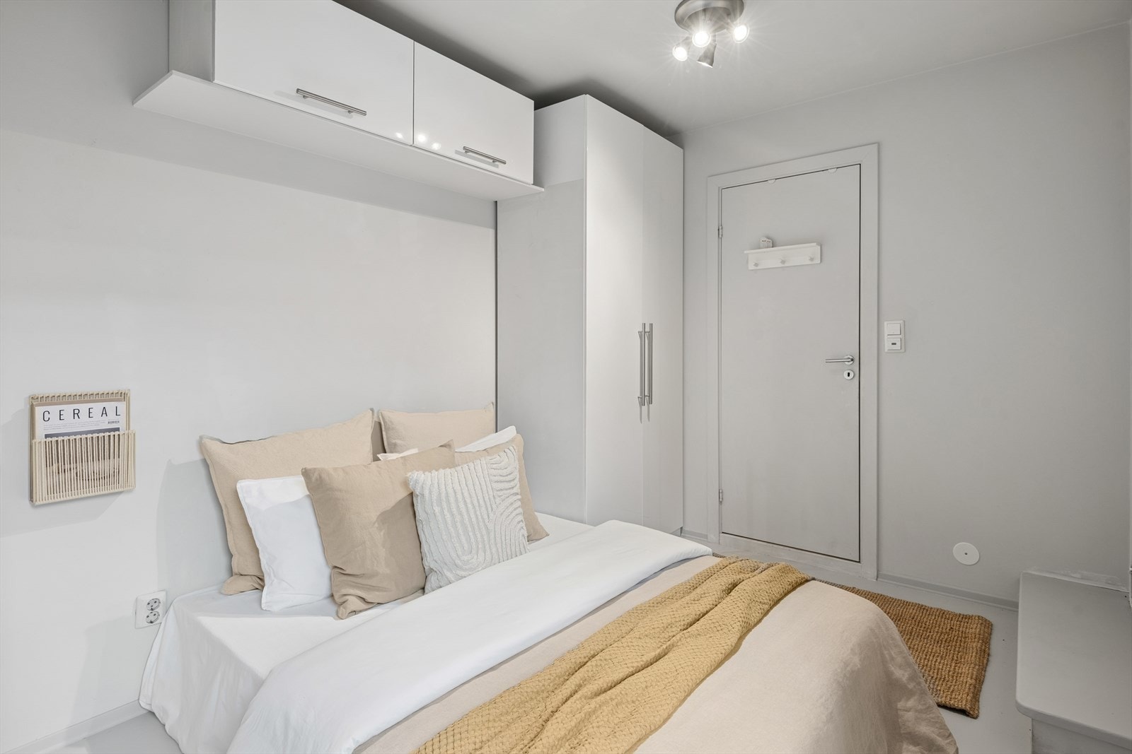 Fra soverommet er det dør inn til leilighetens baderom. Galleribilde