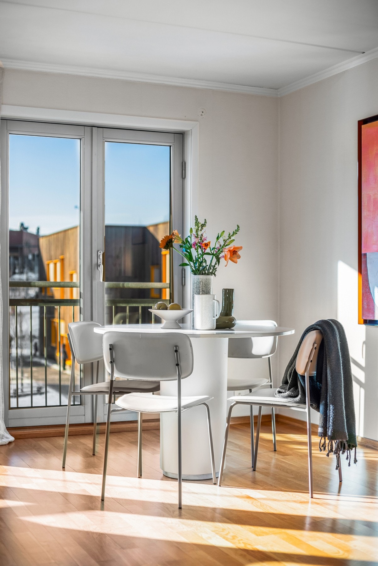 Et flott plass for å innrede med en spisegruppe. Galleribilde