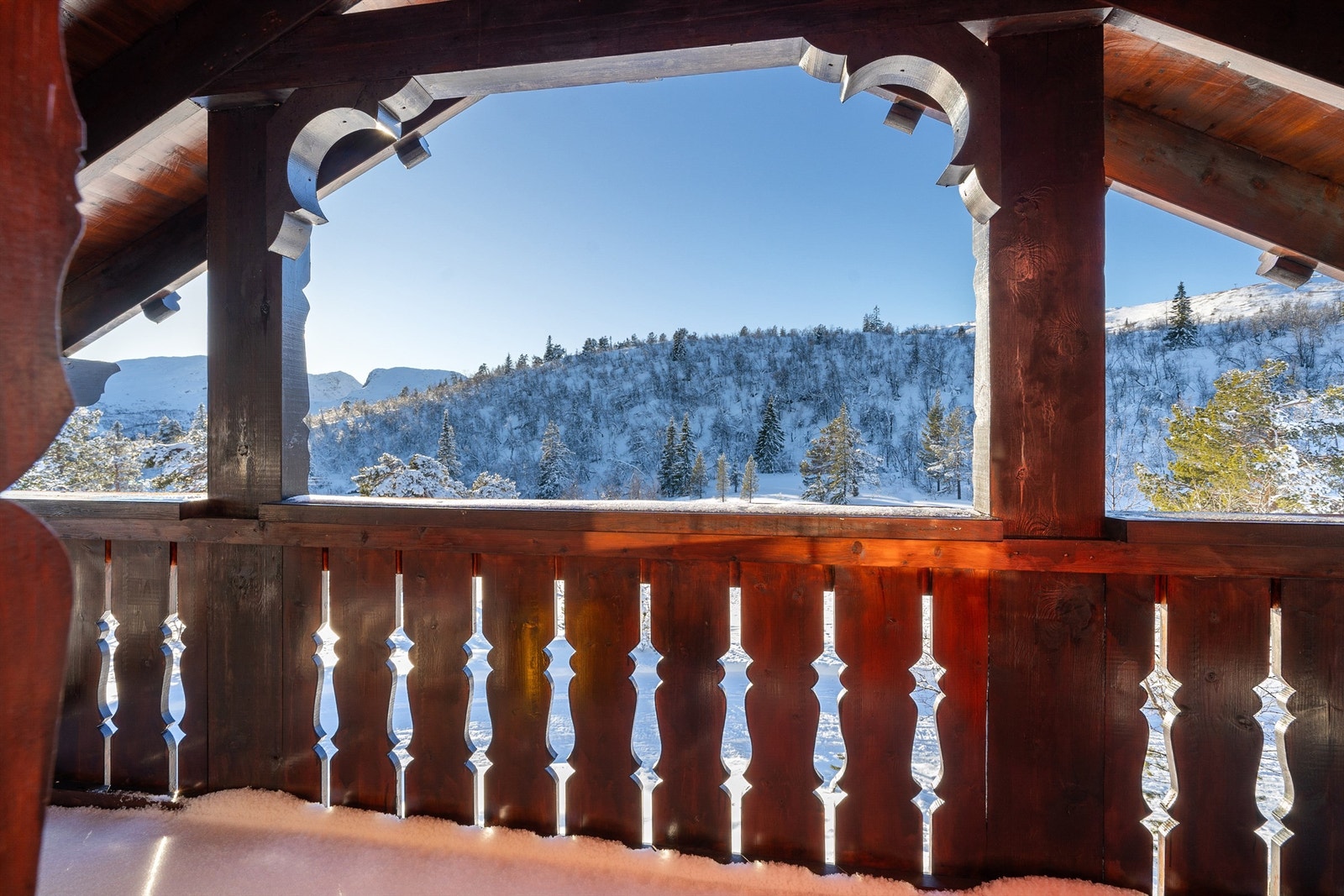 Utsikt fra balkongen utenfor loftstuen. Galleribilde