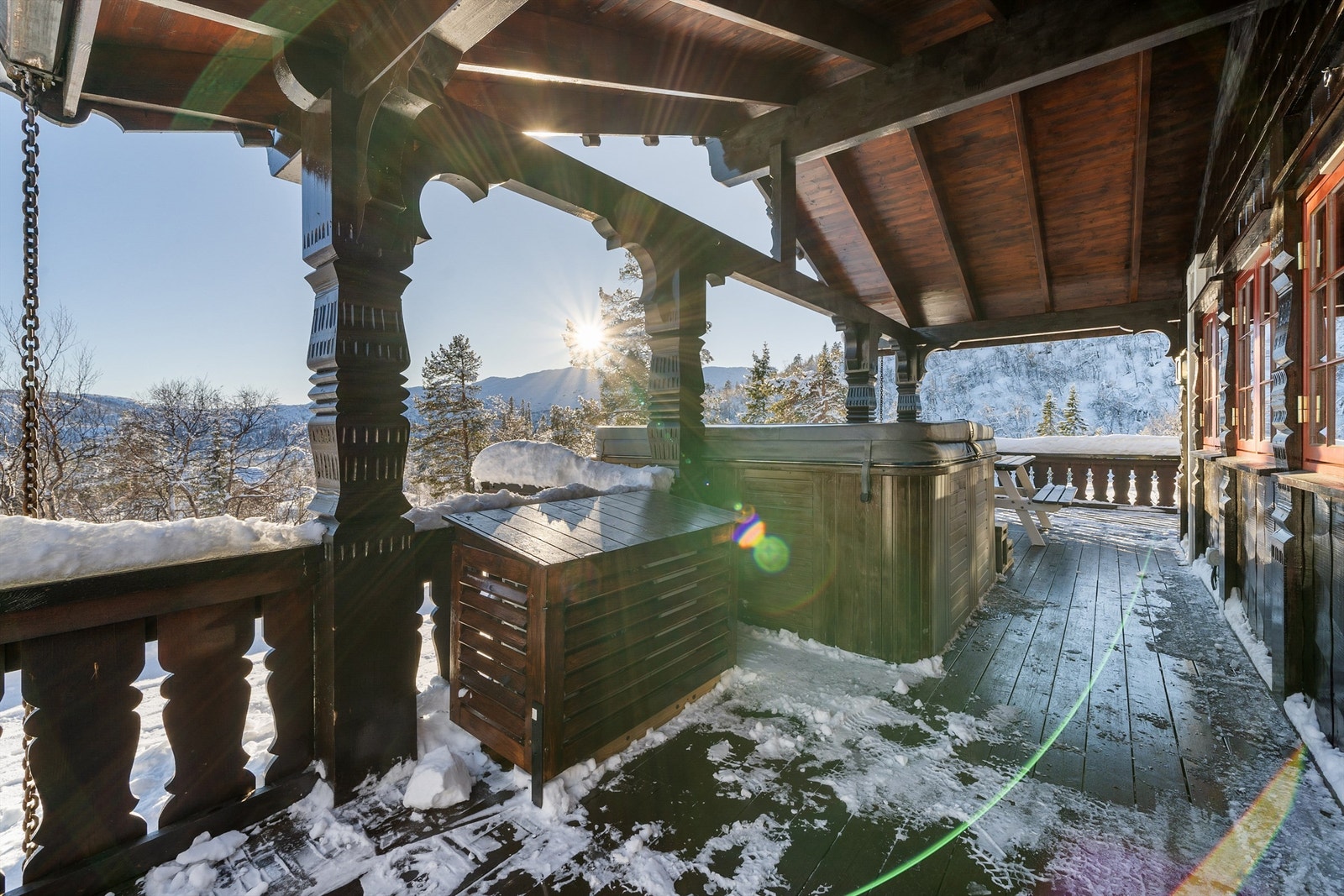 Utsikt utover dalen fra jacuzzien. Galleribilde