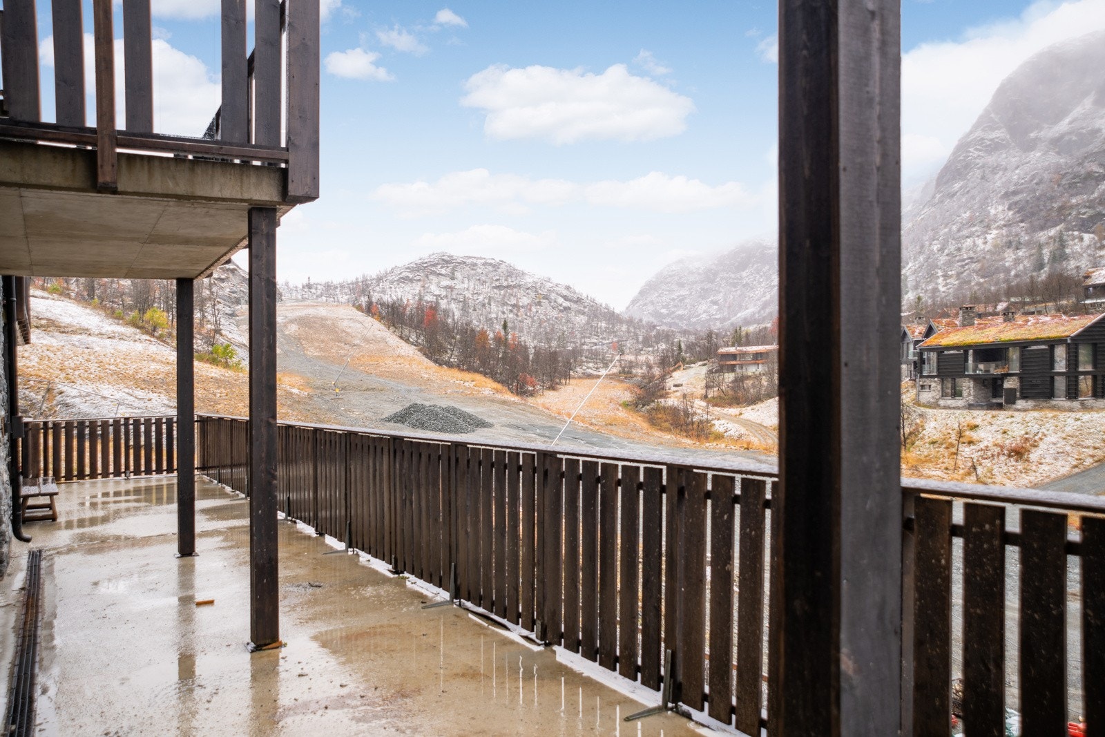 Utgang til veranda fra leiligheten Galleribilde