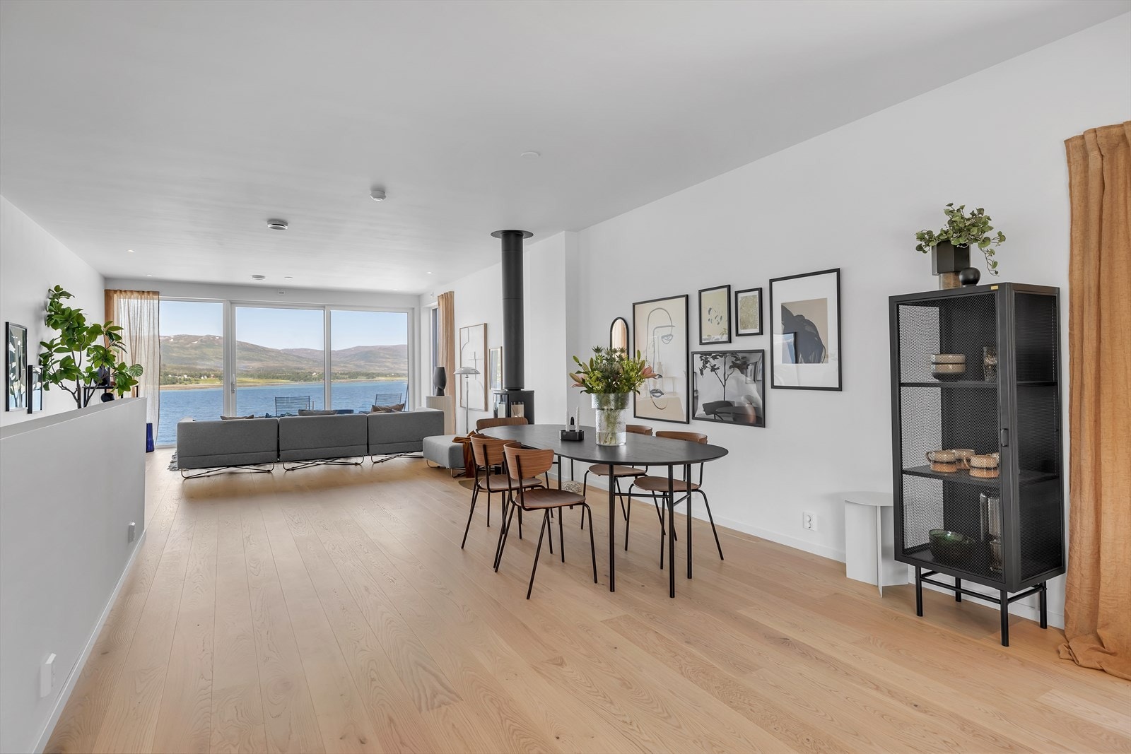 Velkommen til Hamneneset 51, Solneset Hamna Galleribilde