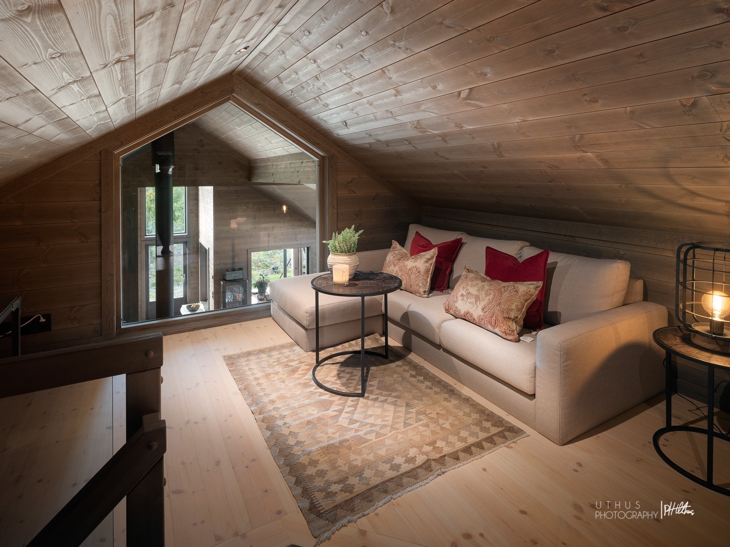 Mulighet for TV-stue på hems (illustrasjonsfoto fra tilsvarende hytte). Galleribilde