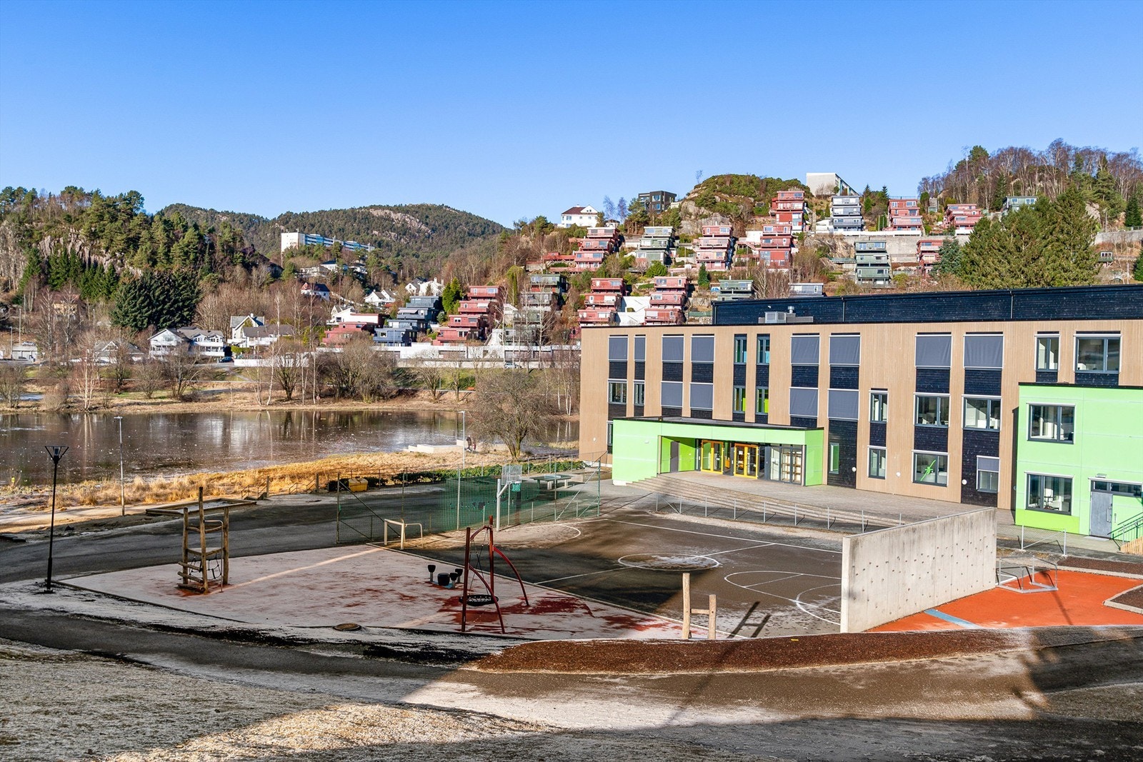 - Kort vei til Lynghaug skole - Galleribilde