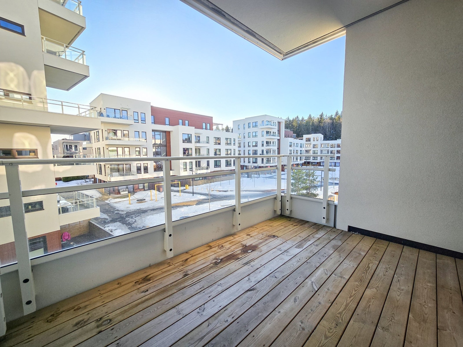 Balkong med plass til utemøbler Galleribilde
