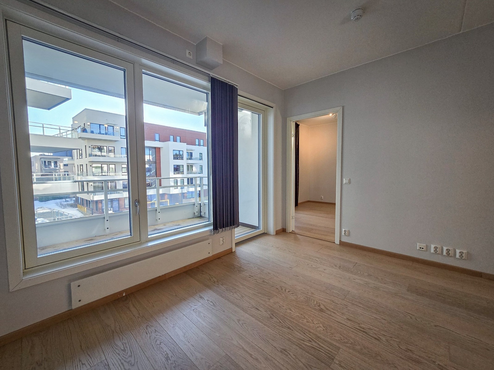 Utgang til hyggelig balkong Galleribilde