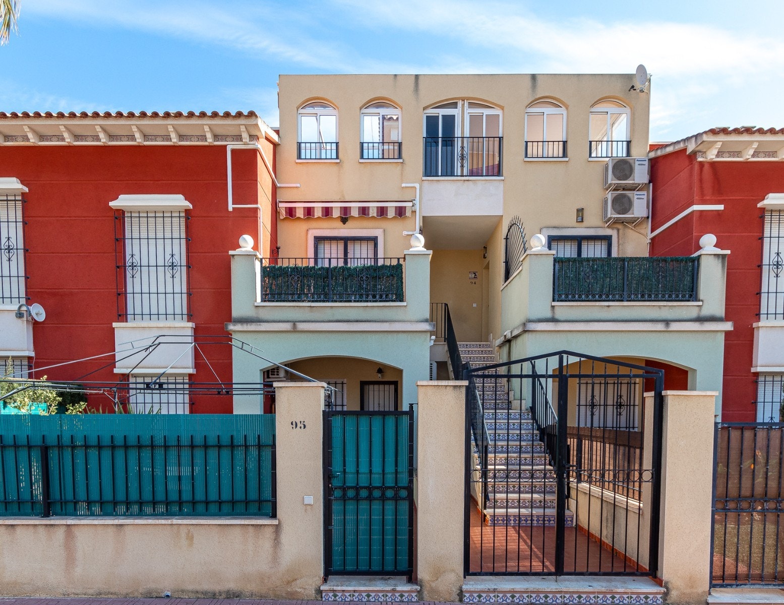 Spaniamegler1 har eget advokatkontor som sikrer kjøpsprosessen Galleribilde