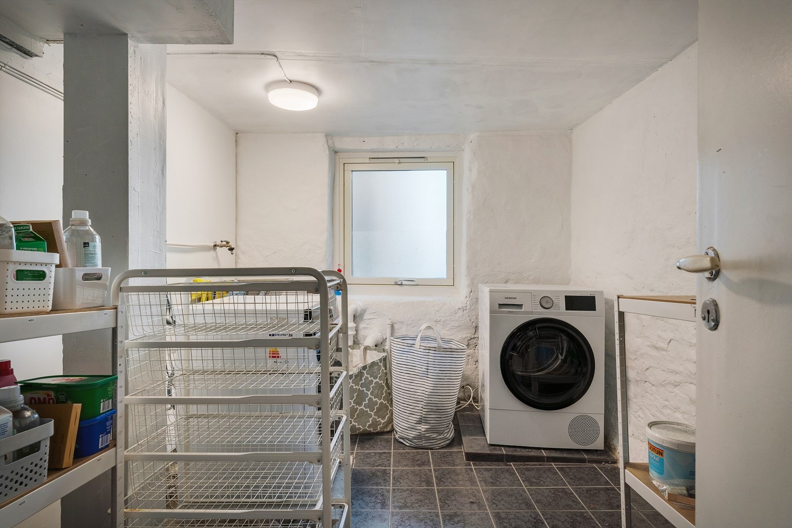 - Felles vaskeri med felles vaskemaskin/tørketrommel - Galleribilde