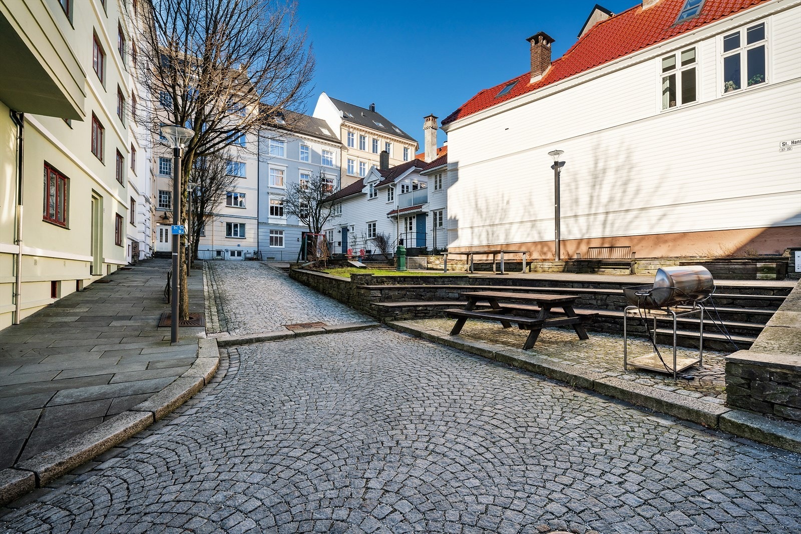 - Ikke langt unna finner du gågaten som byr på gode shoppingmuligheter og flere hyggelige kaféer og nisjebutikker - Galleribilde