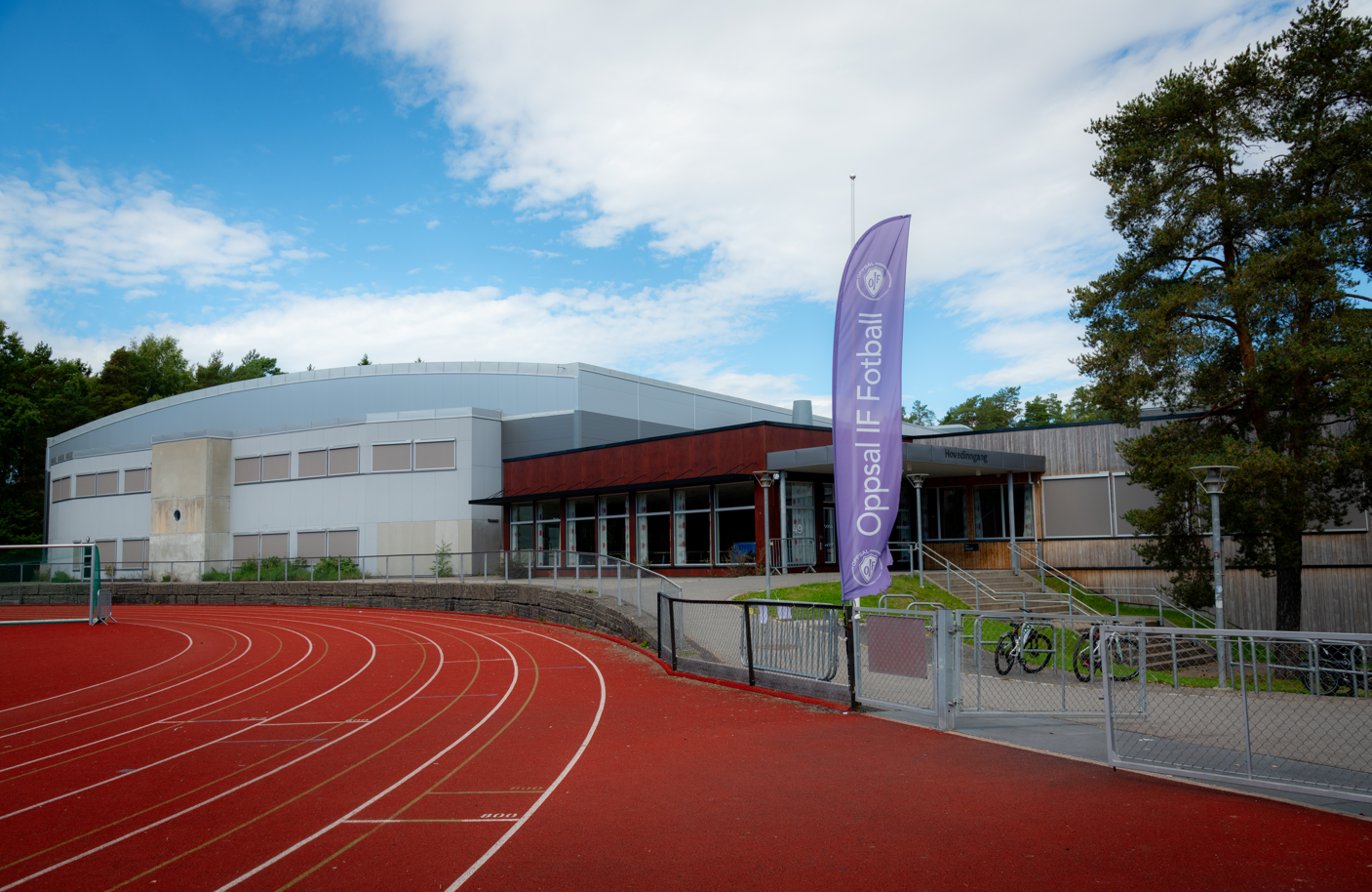 Oppsal arena rett ved. Galleribilde