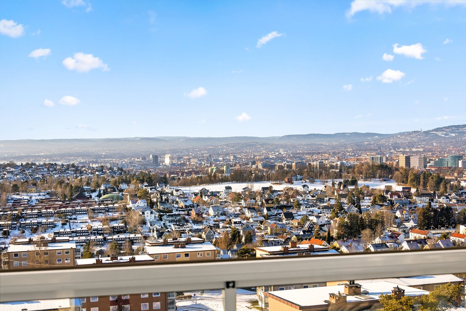 Utsikt fra balkong. Galleribilde