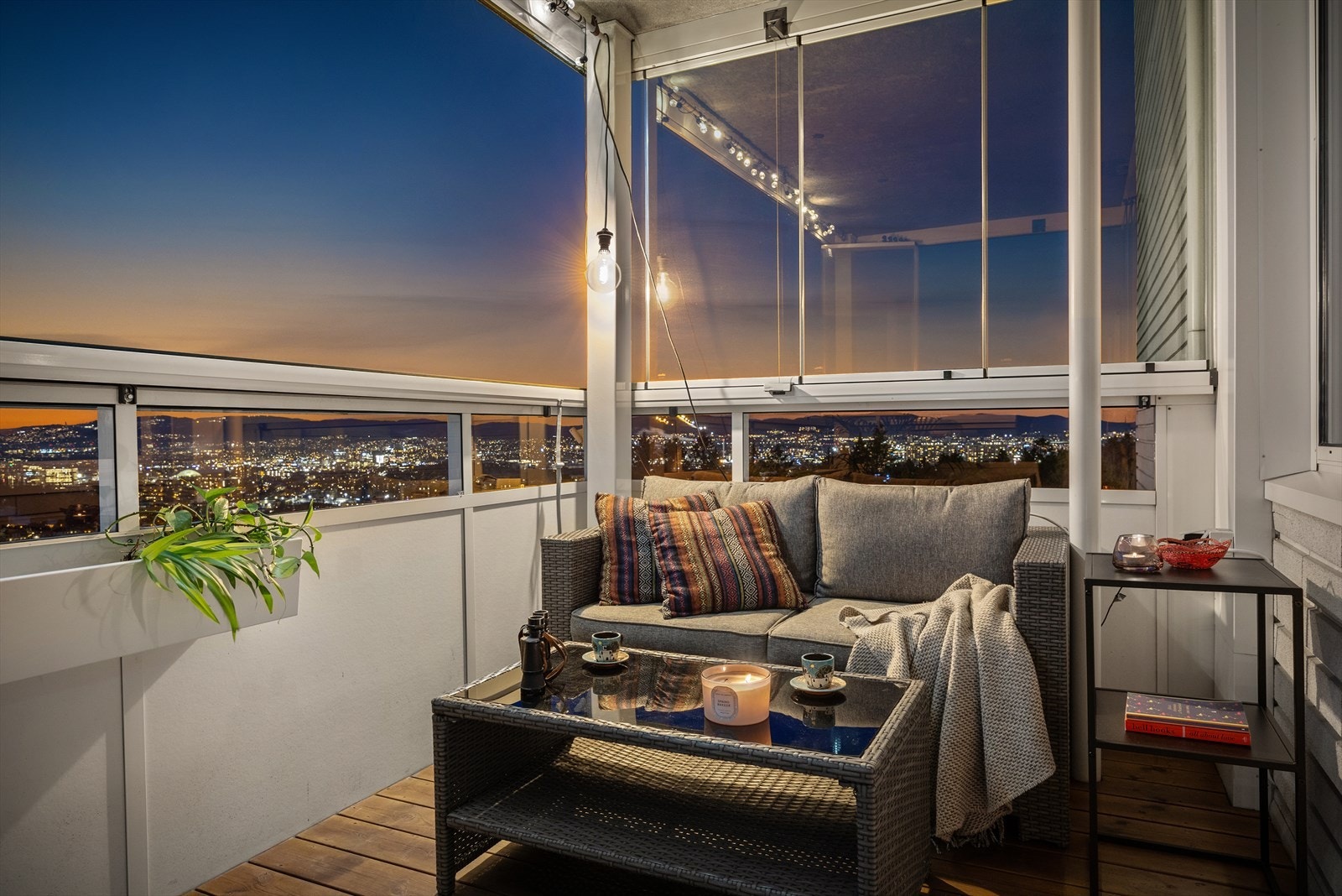 Solrik og attraktiv beliggenhet på populære Oppsal/Trasop i et skjermet og tilbaketrukket boligområde. Galleribilde