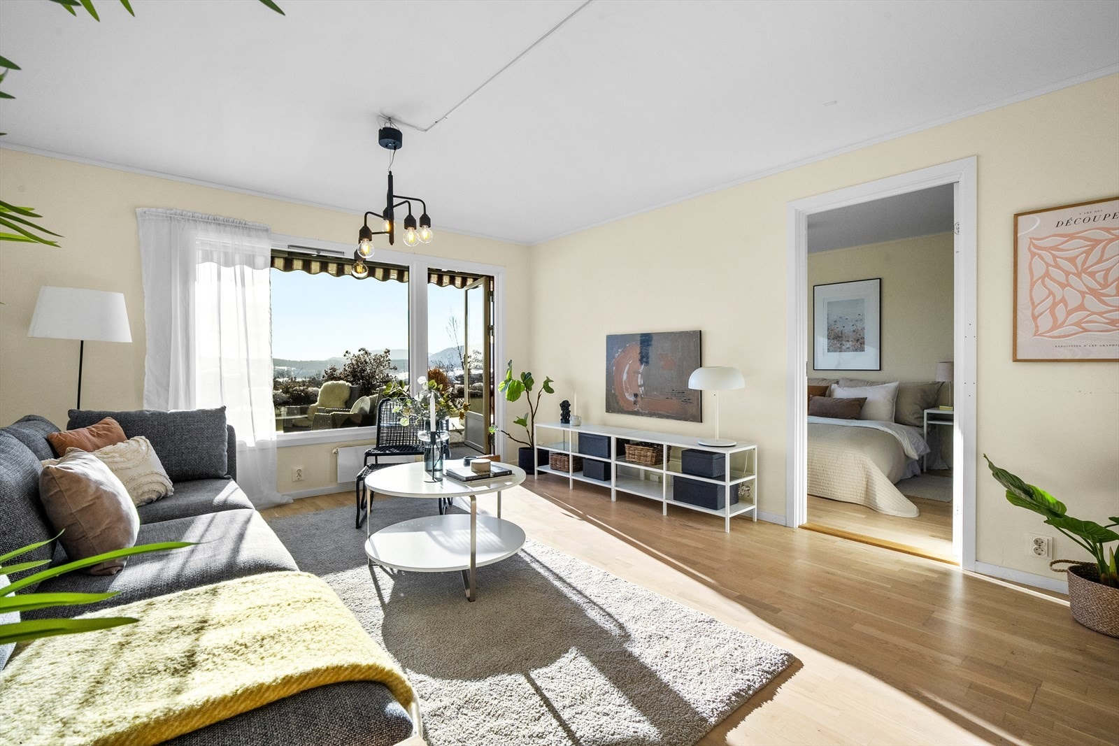 Nydelig utsikt inne fra stuen. Galleribilde