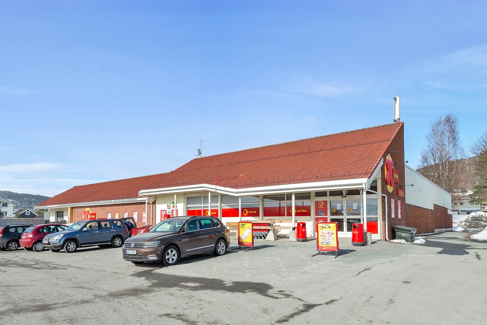 Nærmeste butikk er ca. 5 minutter gange unna. Galleribilde