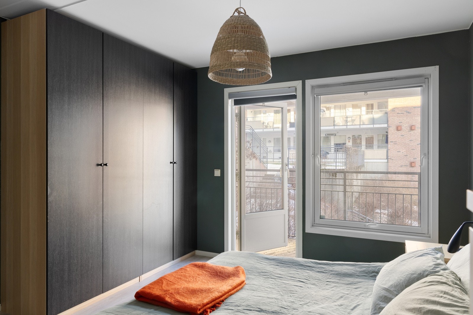 Soverommet har et stort, medfølgende garderobeskap. Galleribilde