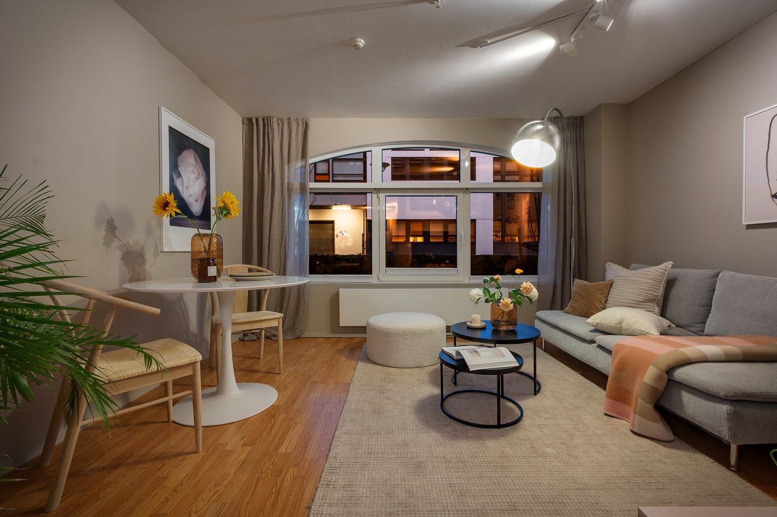 - Moderne stue på 14,2 m² - Galleribilde