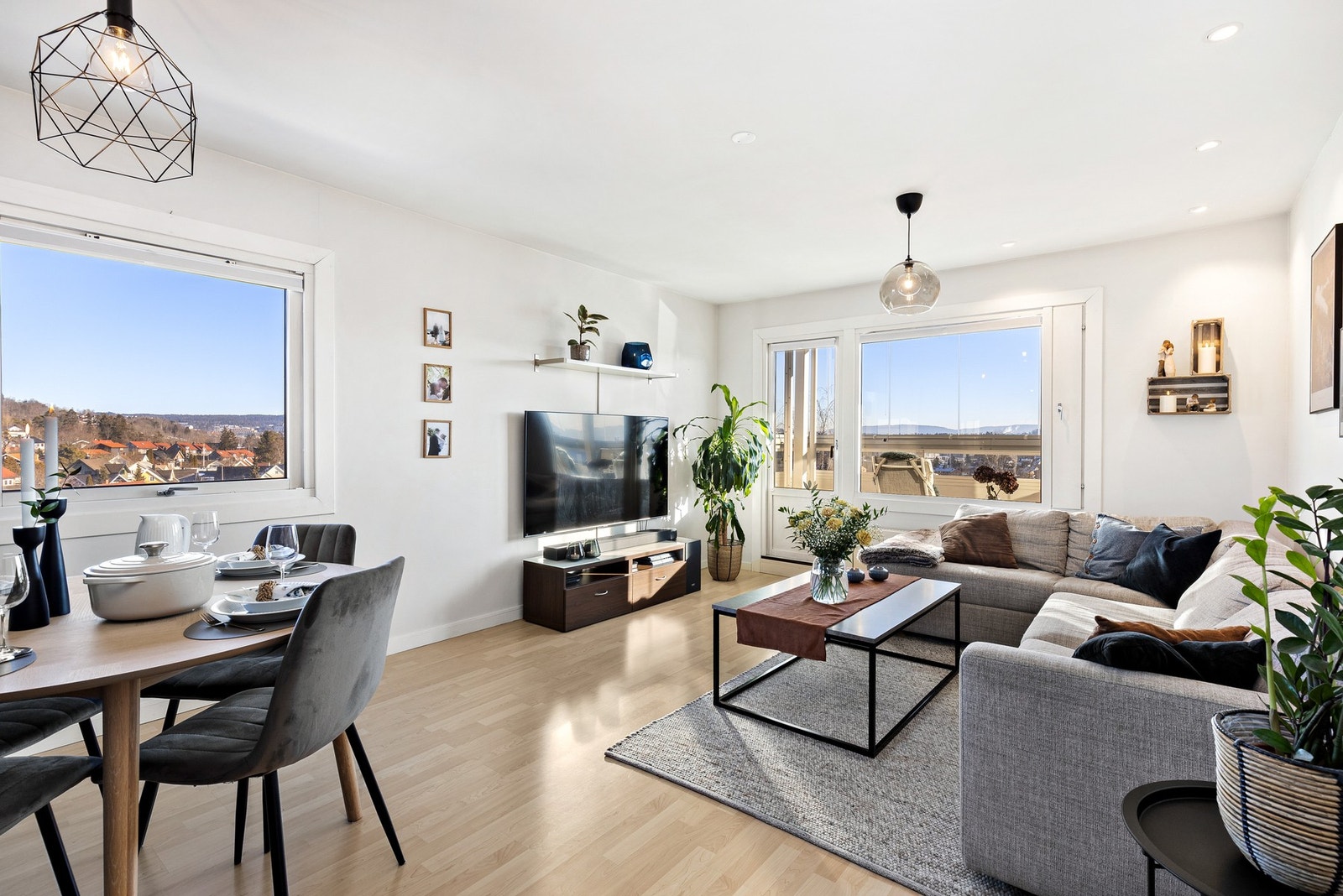 Lokalmegler Kasia Ostrowska v/ EIE har gleden av å presentere Gangstuveien 12. Galleribilde